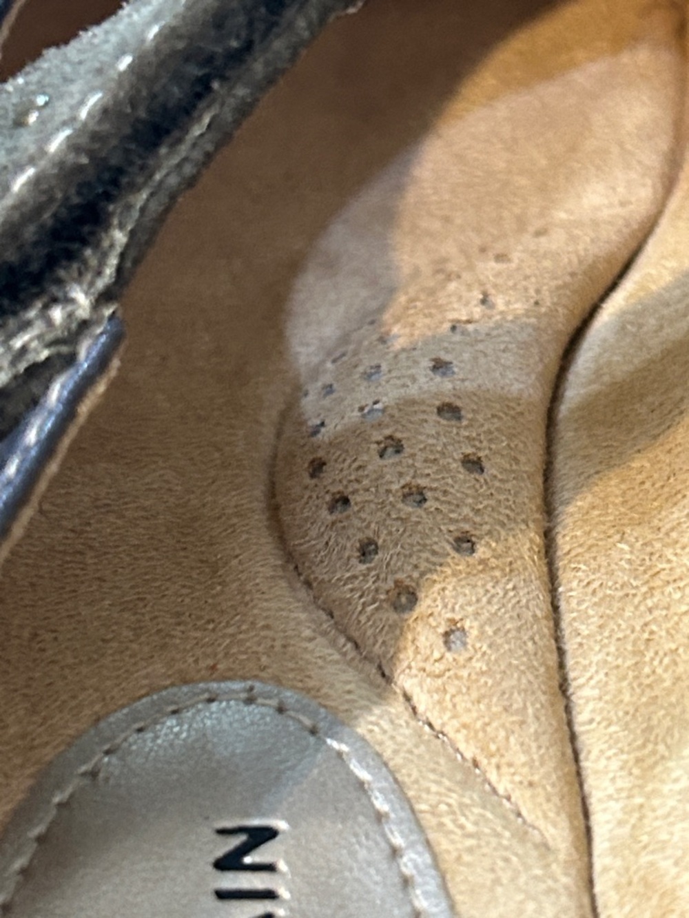 White Mountain Olive Green Suede Mary Jane Heels - Picture 14 of 15